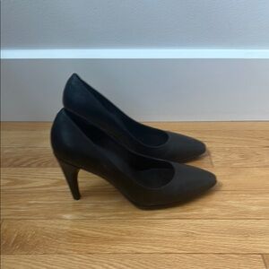 Ecco Black Heels Timeless Elegance